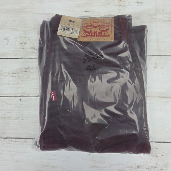 Levi's Corduroy Pants 25x29 Burgundy High Waisted Mom Jeans Tapered Leg NEW - Picture 13 of 14